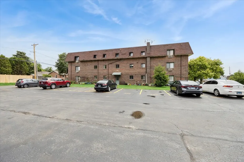 4944 Douglas Road Downers Grove IL 60515