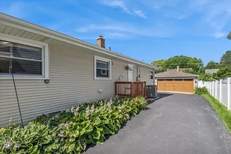 912 North Kaspar Avenue Arlington Heights IL 60004