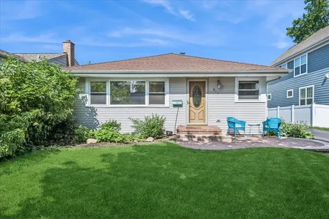 912 North Kaspar Avenue Arlington Heights IL 60004