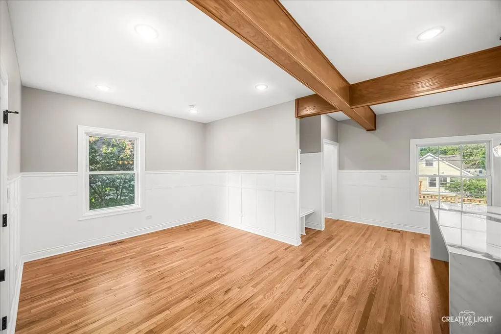 4633 Wolf Road Western Springs IL 60558