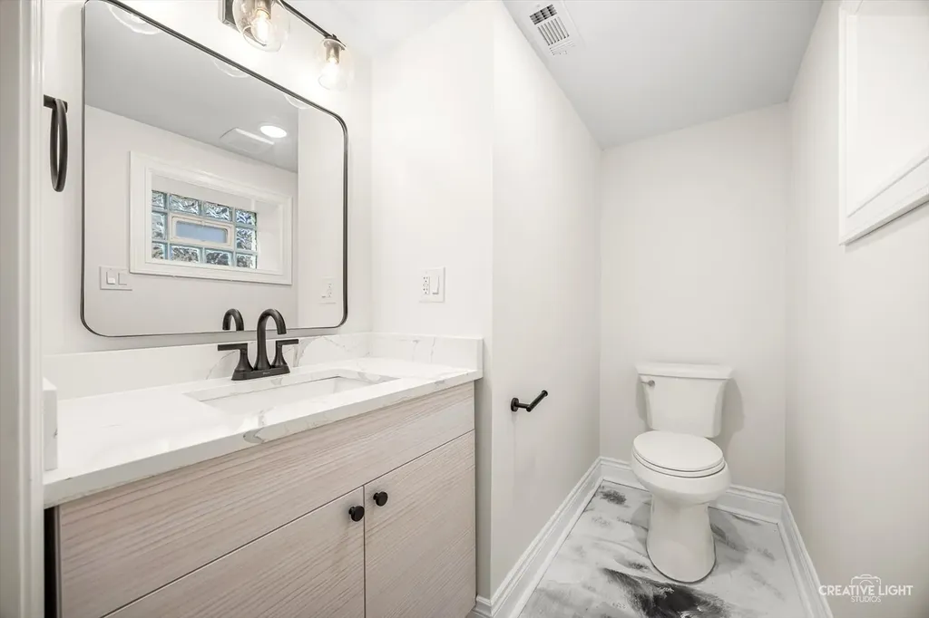 4633 Wolf Road Western Springs IL 60558
