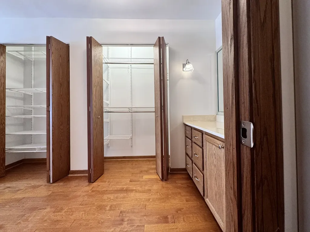 440 Raintree Court Glen Ellyn IL 60137