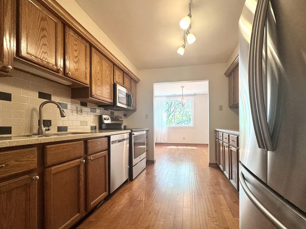440 Raintree Court Glen Ellyn IL 60137