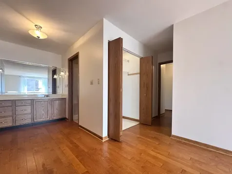 440 Raintree Court Glen Ellyn IL 60137