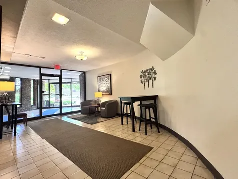 440 Raintree Court Glen Ellyn IL 60137