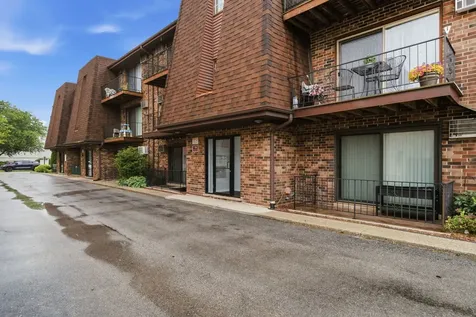 9812 Sayre Avenue Chicago Ridge IL 60415