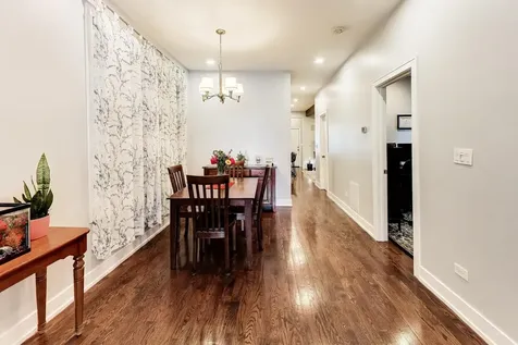 2245 West Melrose Street Chicago IL 60618