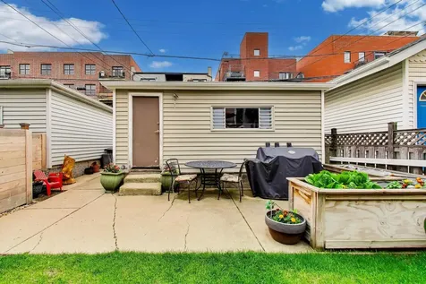 2245 West Melrose Street Chicago IL 60618