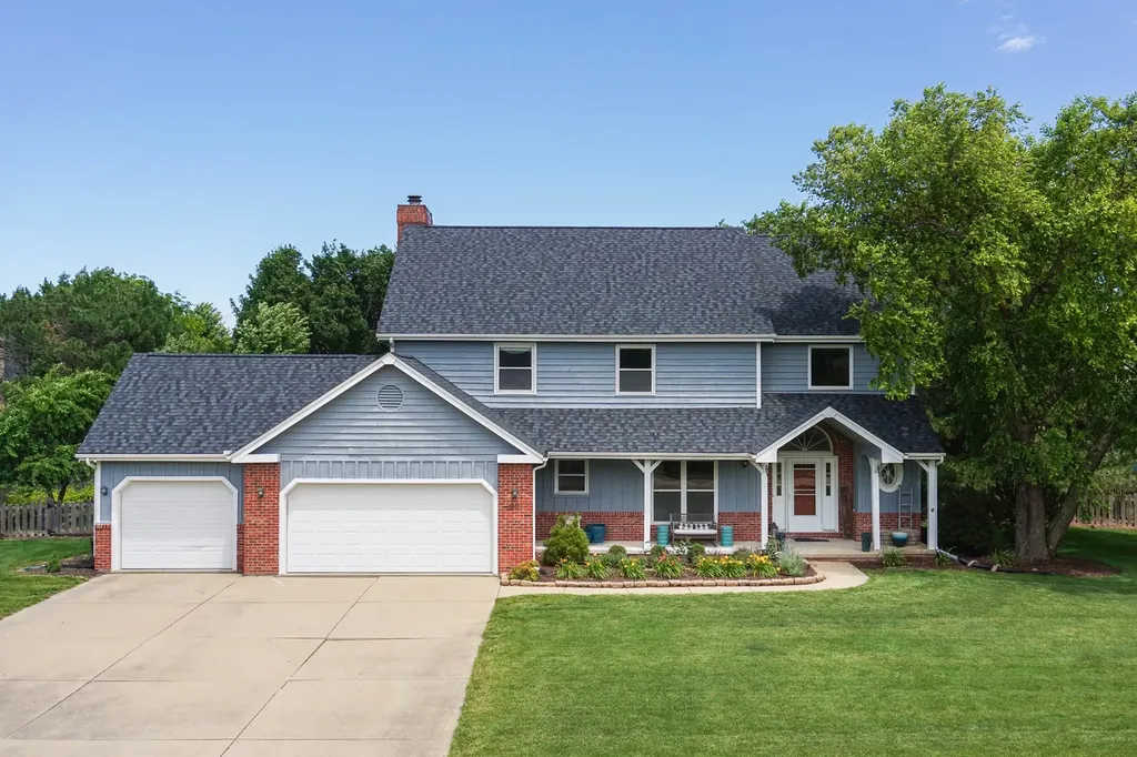 3010 Thornwood Lane Bloomington IL 61704