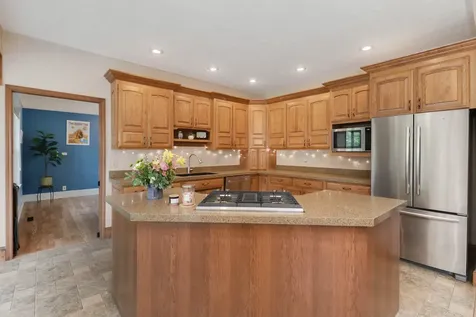 3010 Thornwood Lane Bloomington IL 61704