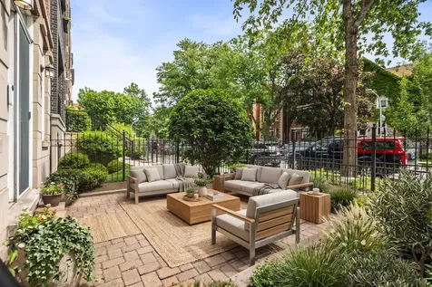 3928 North Greenview Avenue Chicago IL 60613