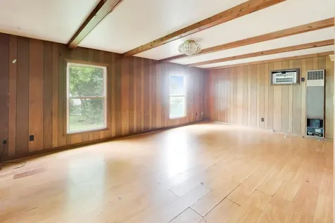 619 Parkside Circle Streamwood IL 60107