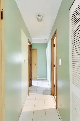 619 Parkside Circle Streamwood IL 60107