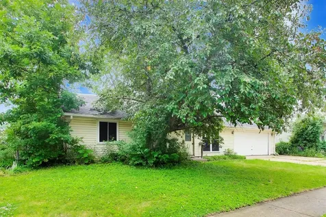 619 Parkside Circle Streamwood IL 60107