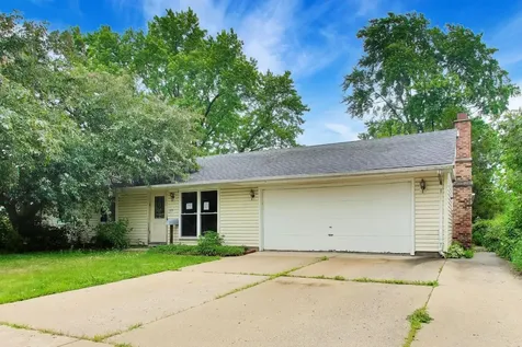 619 Parkside Circle Streamwood IL 60107