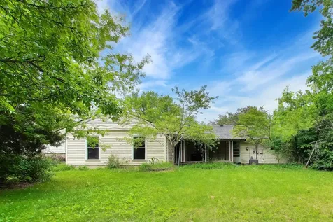619 Parkside Circle Streamwood IL 60107