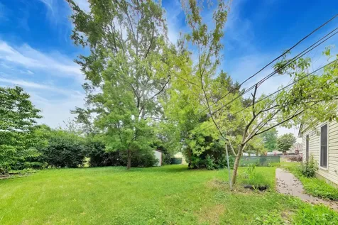 619 Parkside Circle Streamwood IL 60107