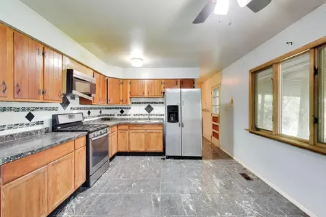 619 Parkside Circle Streamwood IL 60107