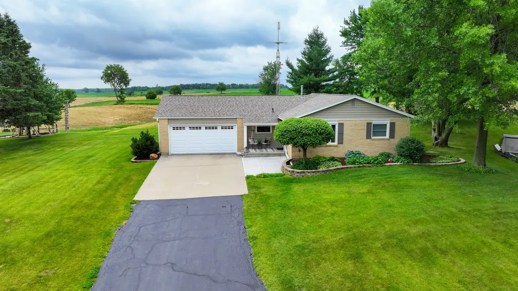24165 Hillcrest Drive Sterling IL 61081
