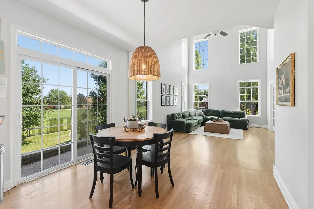 230 Ian Avenue New Lenox IL 60451