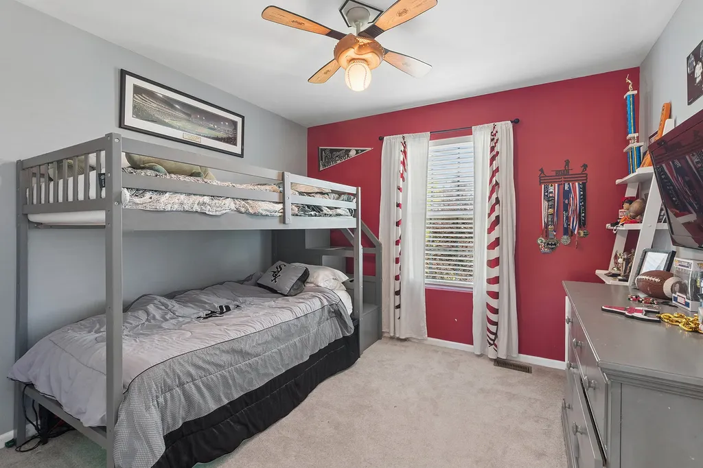 230 Ian Avenue New Lenox IL 60451