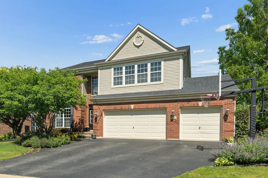 230 Ian Avenue New Lenox IL 60451