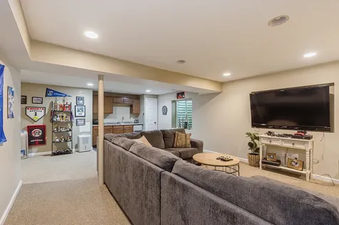 230 Ian Avenue New Lenox IL 60451