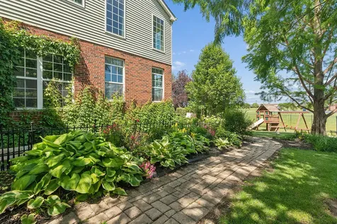 230 Ian Avenue New Lenox IL 60451
