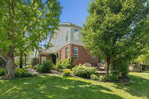 230 Ian Avenue New Lenox IL 60451