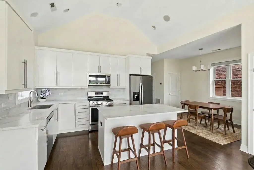 5945 North Campbell Avenue Chicago IL 60659