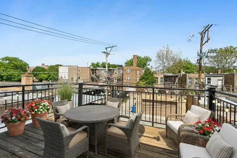 5945 North Campbell Avenue Chicago IL 60659