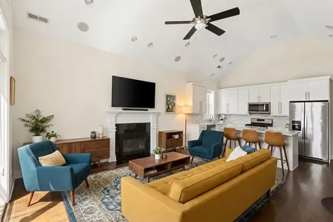 5945 North Campbell Avenue Chicago IL 60659