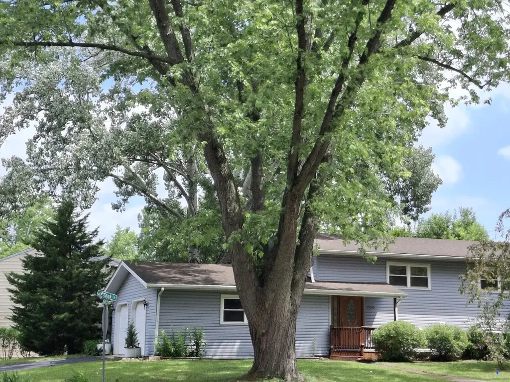 700 Larkdale Row Wauconda IL 60084