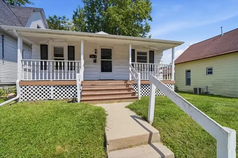 706.5 S Lee Street Bloomington IL 61701