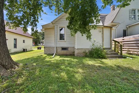 706.5 S Lee Street Bloomington IL 61701