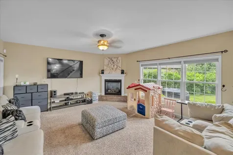 1618 English Oak Drive Champaign IL 61822