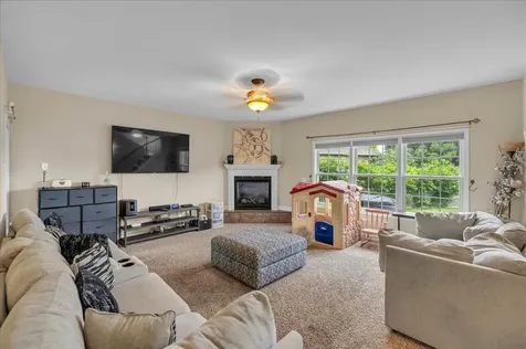 1618 English Oak Drive Champaign IL 61822
