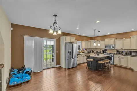 1618 English Oak Drive Champaign IL 61822