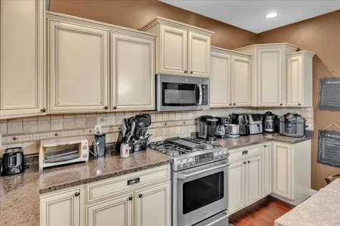 1618 English Oak Drive Champaign IL 61822