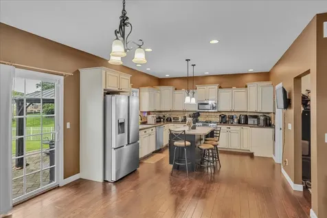 1618 English Oak Drive Champaign IL 61822
