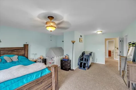 1618 English Oak Drive Champaign IL 61822