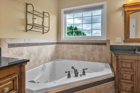 1618 English Oak Drive Champaign IL 61822