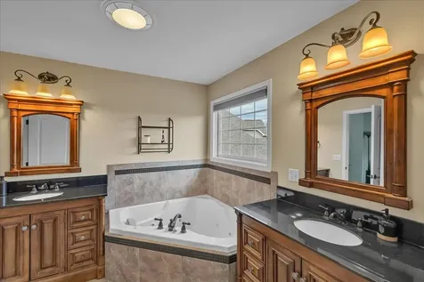1618 English Oak Drive Champaign IL 61822