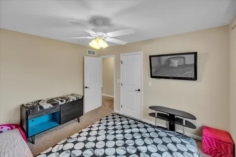 1618 English Oak Drive Champaign IL 61822