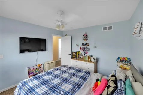 1618 English Oak Drive Champaign IL 61822
