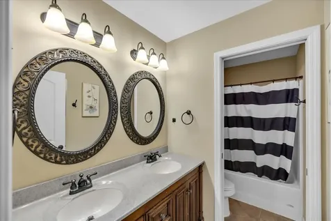 1618 English Oak Drive Champaign IL 61822