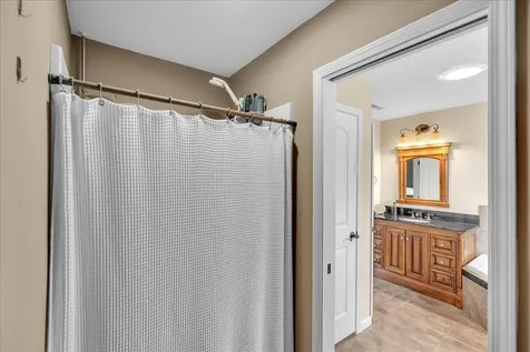 1618 English Oak Drive Champaign IL 61822