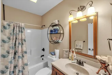 1618 English Oak Drive Champaign IL 61822