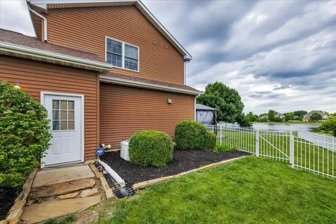 1618 English Oak Drive Champaign IL 61822