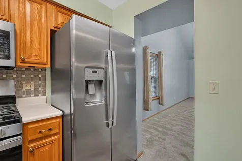 1915 Somerset Court Romeoville IL 60446